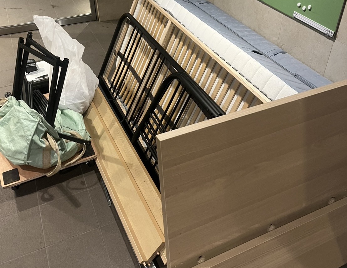 福岡市東区の回収実績：千早の分譲住宅から、ベッド一式とマットレスを搬出