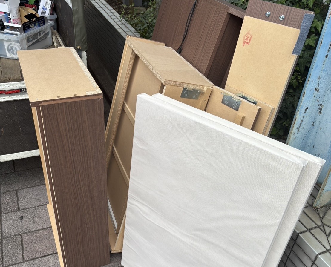 南区大橋での不用品回収事例｜解体した木製収納家具とマットレス