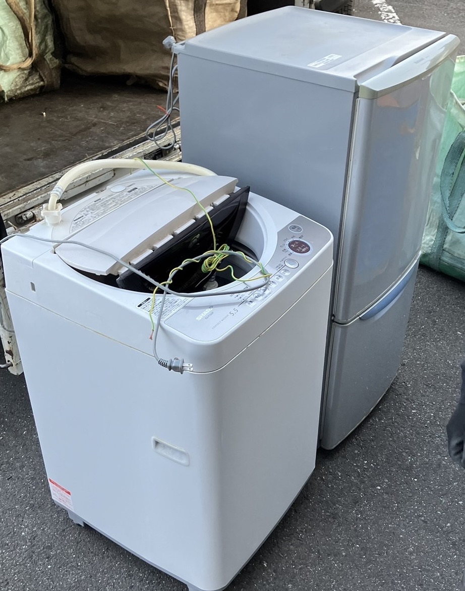 福岡市城南区別府で買い取った2ドア冷蔵庫とシャープの縦型洗濯機
